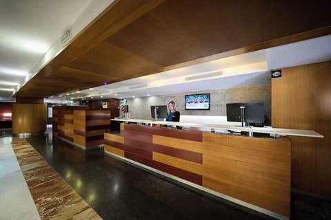 Catalonia Sagrada Familia, Reception