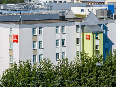 ibis Frankfurt Messe West, Front of property