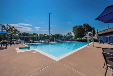 Best Western Springfield, Pool