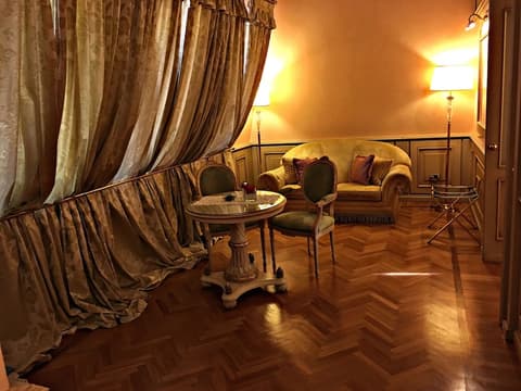 Andreola Central Hotel