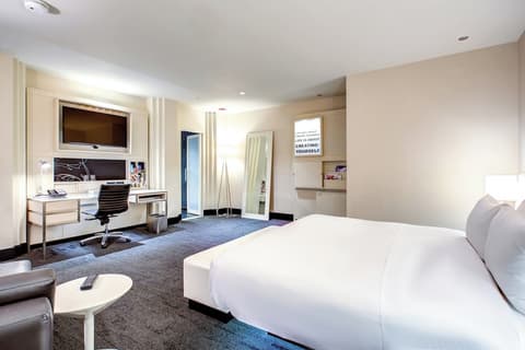 THE MIDLAND HOTEL, Chicago, a Tribute Portfolio Hotel, Room