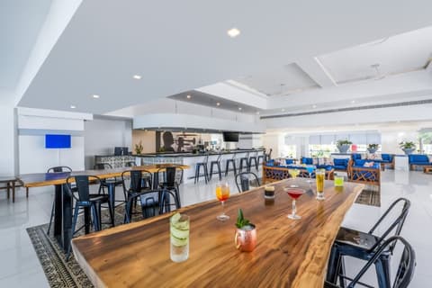 Krystal Cancun, Lobby