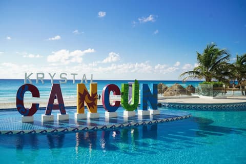 Krystal Cancun, Pool