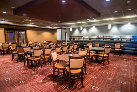 Crowne Plaza Newark Airport by IHG, Restaurant