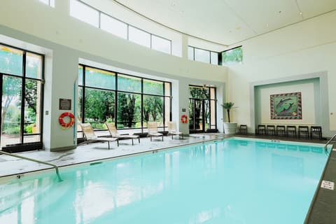 DoubleTree Suites by Hilton Htl & Conf Cntr Downers Grove