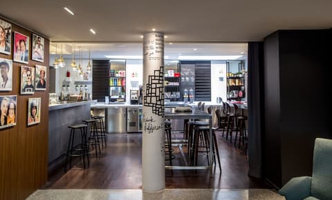 Le General Hotel, Dining