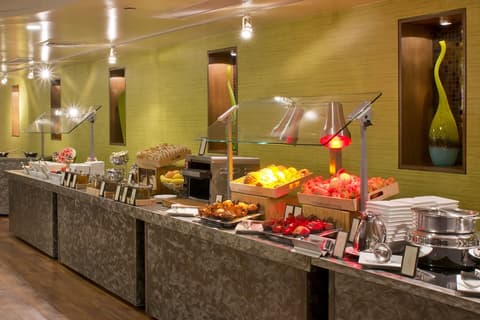 Hilton Palacio Del Rio, Restaurant