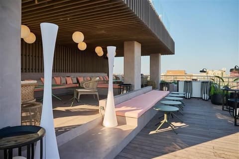 Novotel Valencia Lavant, Terrace/patio