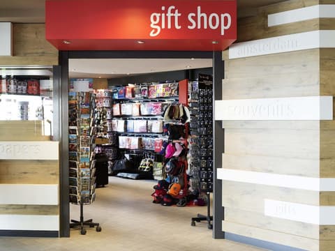 Hotel ibis Schiphol Amsterdam Airport, Gift shop