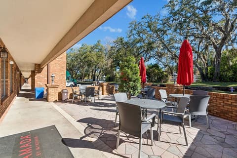 Ramada by Wyndham Temple Terrace/Tampa North, Terrace/patio