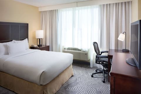 DoubleTree by Hilton Los Angeles - Commerce, Room