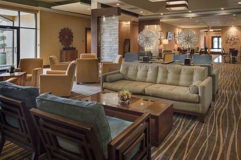 DoubleTree by Hilton Collinsville - St. Louis, Lobby
