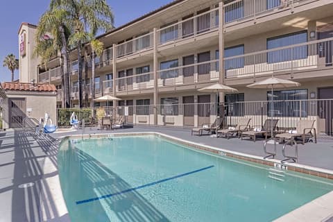 Best Western Plus Executive Inn