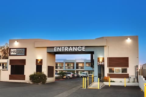 Hotel Seville, Exterior