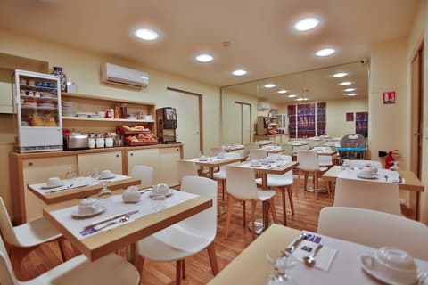 Hôtel Le Seize, Nice, Breakfast area