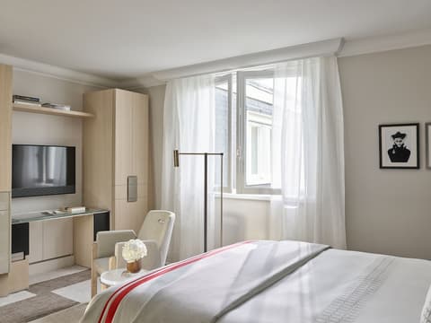 Hôtel Plaza Athénée - Dorchester Collection, Room