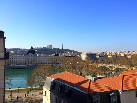 Best Western Plus Hotel du Pont Wilson, View from room