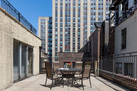 The Hotel @ Fifth Avenue, Balcony view