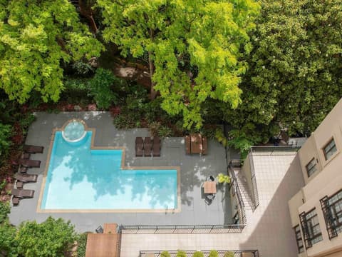 Mantra on Jolimont Melbourne, Exterior