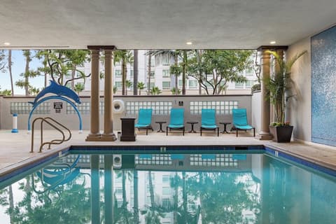 Peacock Suites