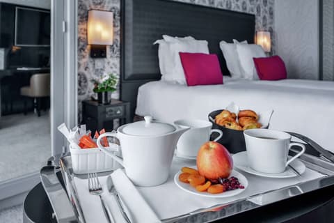Maison Astor Paris, Curio Collection by Hilton