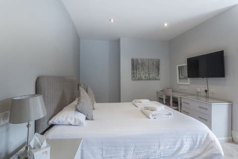 The Conningbrook Hotel, Room