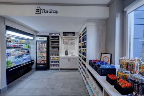 Hilton Garden Inn Anaheim Garden Grove, Snack bar