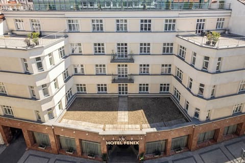 K+K Hotel Fenix, Front of property