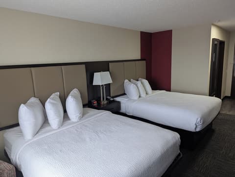 Ramada by Wyndham Saskatoon, Room