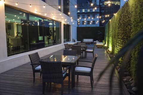 DoubleTree by Hilton Buenos Aires, Terrace/patio