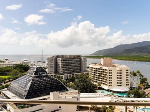 Pullman Cairns International
