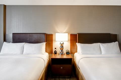 DoubleTree by Hilton Hotel West Edmonton, Room