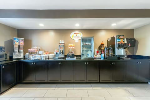 Super 8 by Wyndham Springfield East