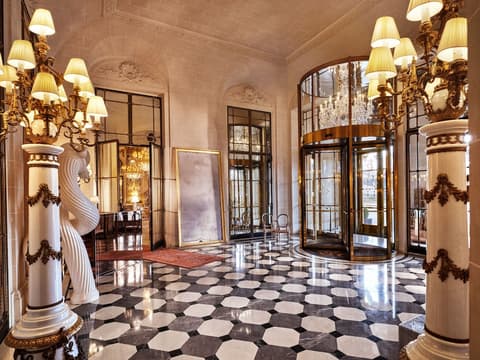 Le Meurice - Dorchester Collection, Interior entrance