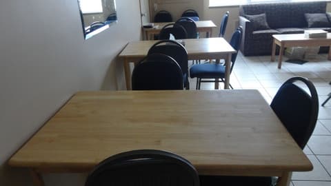 Alpine Motel, Dining