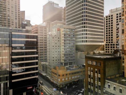 ibis Sydney World Square, Exterior