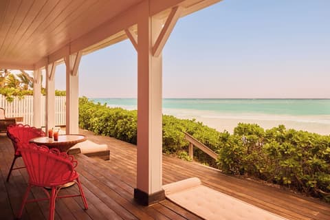 Coral Sands Inn & Cottages