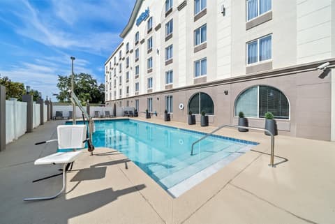 Sonesta Essential Orlando Airport, Pool