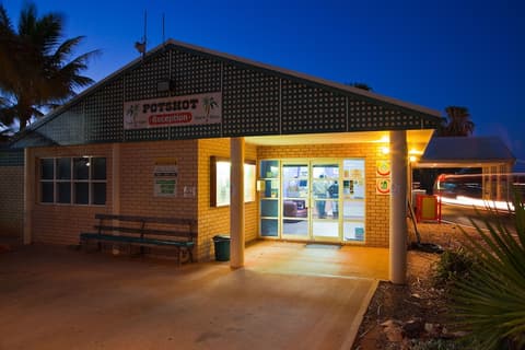Potshot Hotel Resort, Lobby