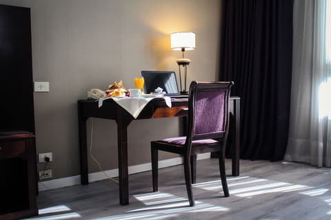 Howard Johnson Plaza by Wyndham Buenos Aires Florida Street