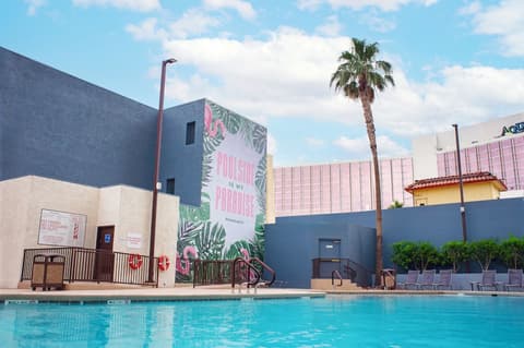 Edgewater Hotel & Casino Resort, Pool