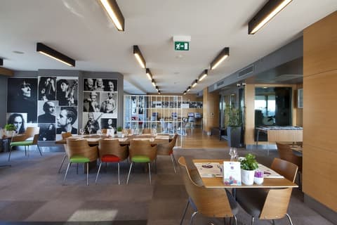 Point Hotel Barbaros, Restaurant