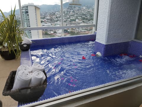 HS HOTSSON Hotel Acapulco