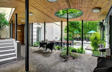 Three Crowns Hotel Prague, Courtyard