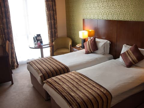 The George Limerick Hotel, Room