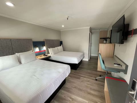 The Midtowner Hotel, SureStay Collection by Best Western, Room
