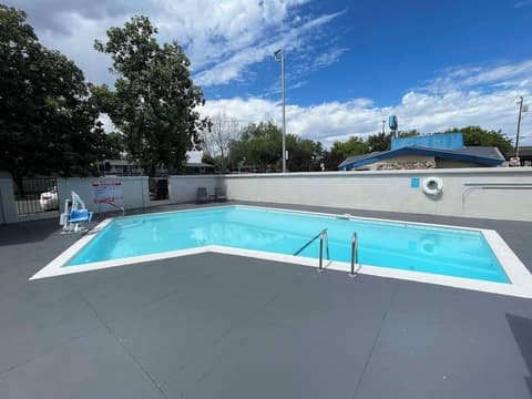 The Midtowner Hotel, SureStay Collection by Best Western, Outdoor pool