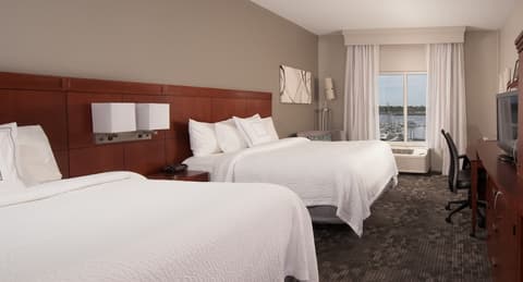 Courtyard Charleston Waterfront by Marriott, Room