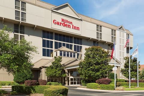 Hilton Garden Inn Dallas/Market Center, Exterior