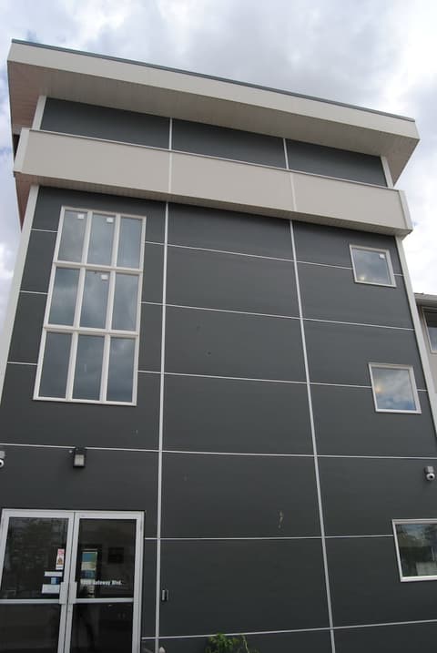 Economy Inn, Front of property